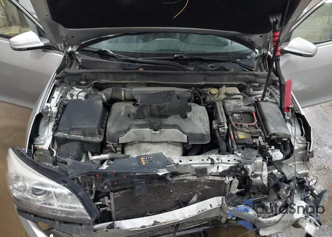 2014 Chevrolet Malibu 1Lt из США, поврежденный, VIN 1G11C5SL9EF268834